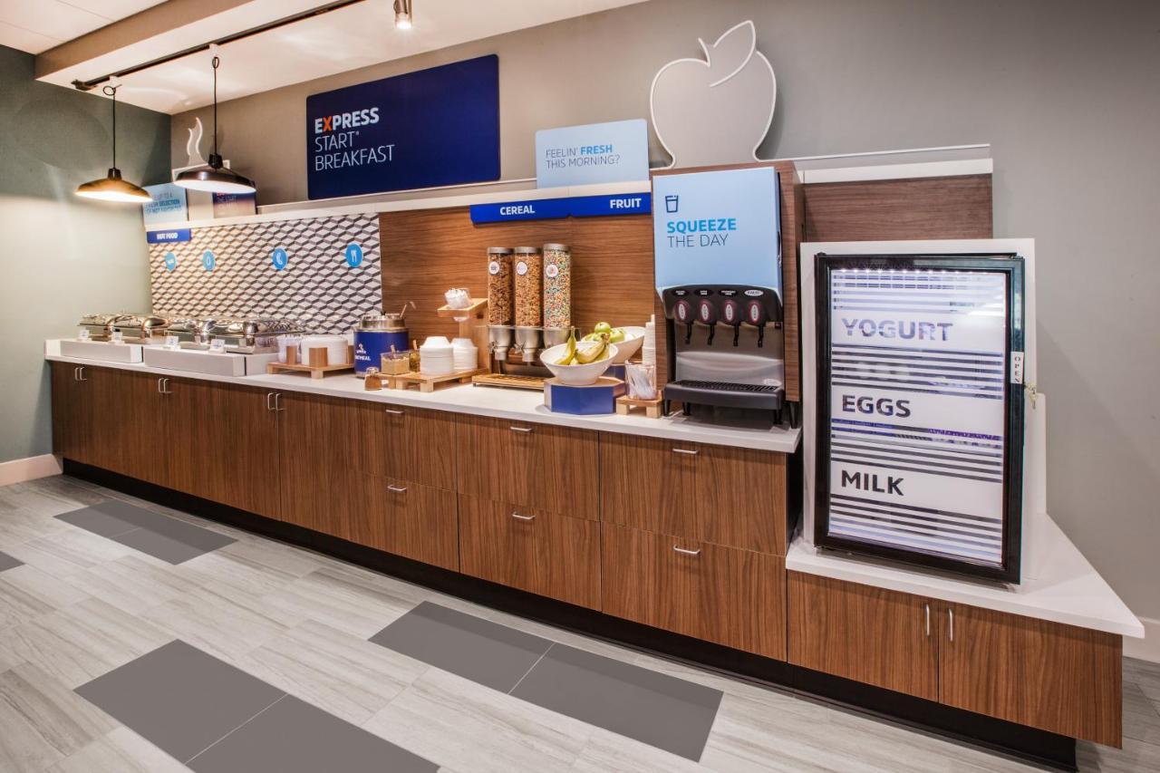 Holiday Inn Express - Blair By Ihg Exterior foto