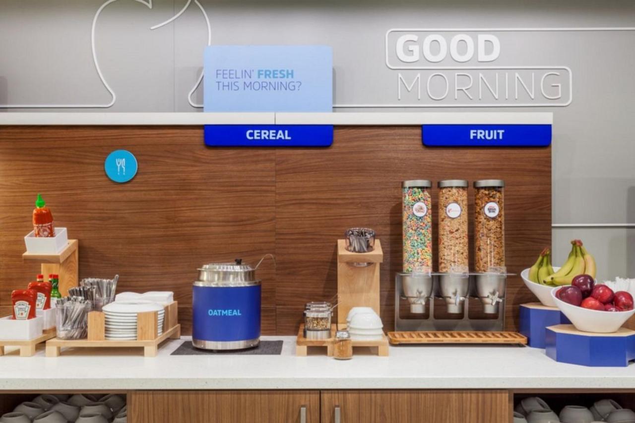 Holiday Inn Express - Blair By Ihg Exterior foto